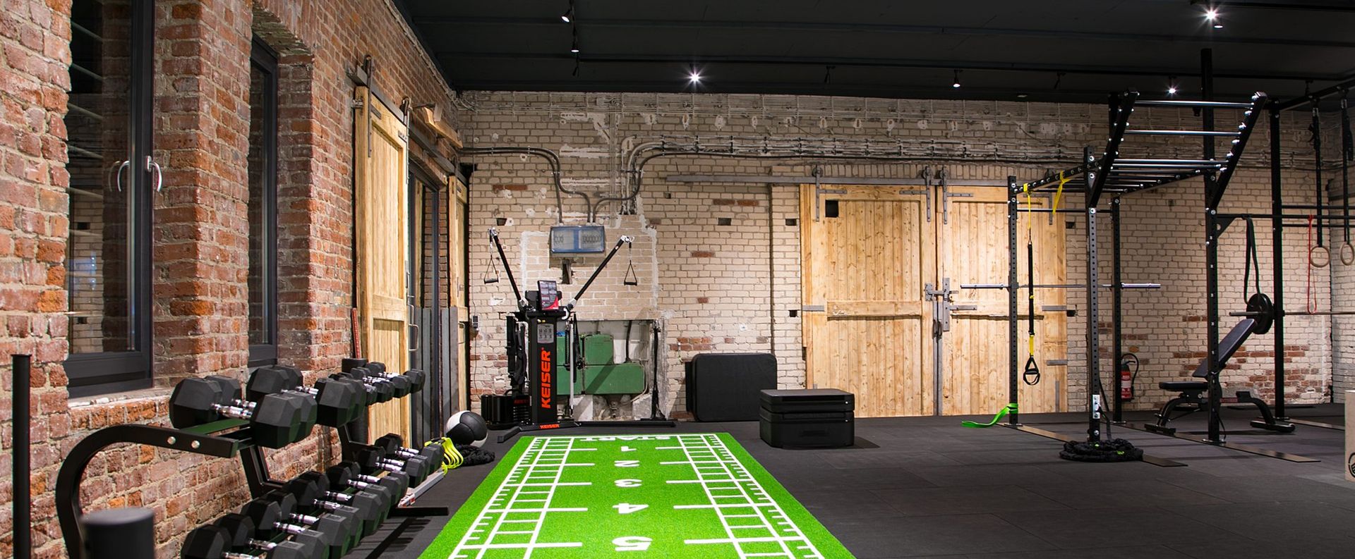 Hantelbereich im Fitnessstudio